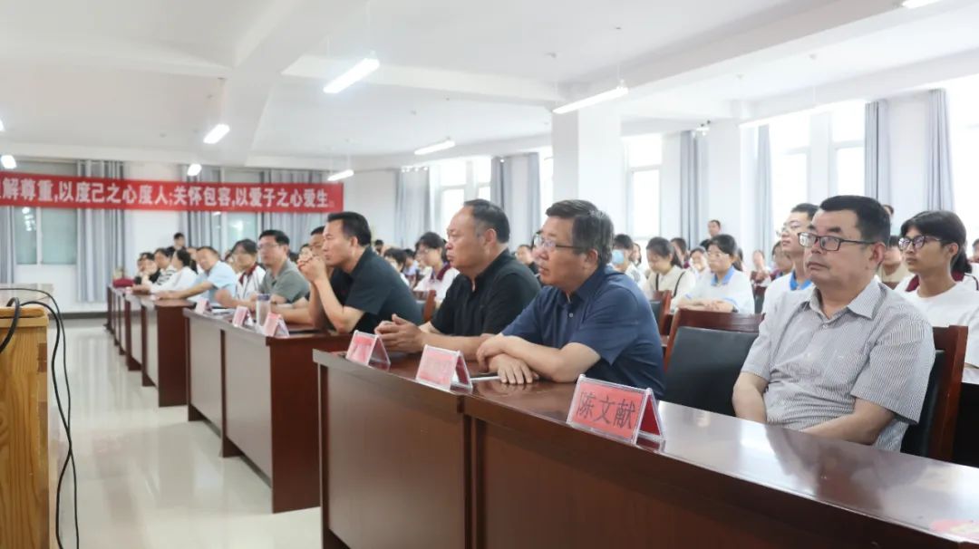 单县一中正榜多少人_单县一中_一中单县张雪