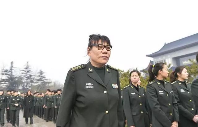 王治郅军衔是什么军衔_军衔王治郅是哪里人_王治郅是大校军衔