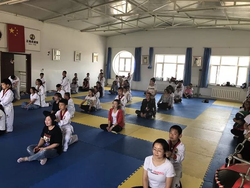 格陵兰岛面积和人口_正格_格力地产