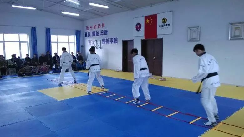 格陵兰岛面积和人口_格力地产_正格