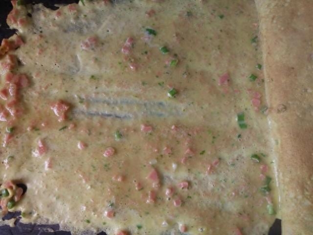 打个鸡蛋，卷一卷，好简单，只要五分钟，吃起来特别嫩，特好看！
