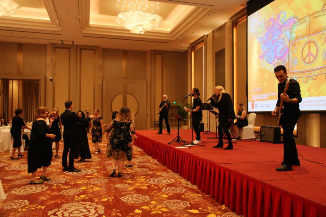 合肥中加国际学校高中分数线_合肥中加国际学校收费_合肥中加国际学校