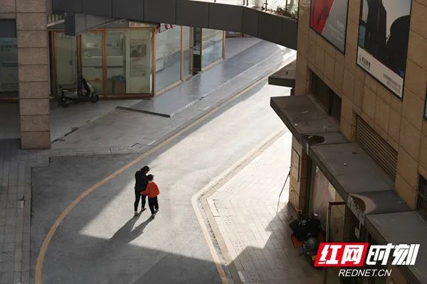 笔画坐着的哪吒_坐的笔画_笔画坐标关系